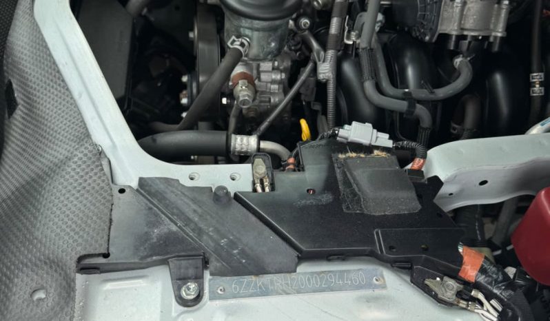 
								2019 Toyota Hiace LWB Petrol full									