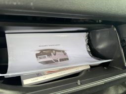 
										2019 Toyota Hiace LWB Petrol full									