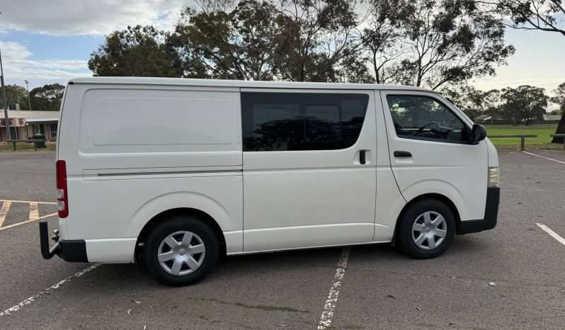 
								2017 Toyota Hiace LWB Auto full									