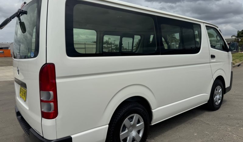 
								2019 Toyota Hiace LWB Petrol full									