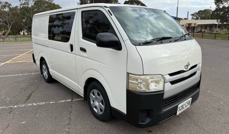 
								2017 Toyota Hiace LWB Auto full									