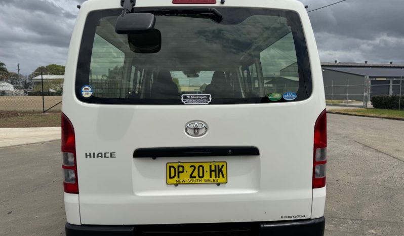 
								2019 Toyota Hiace LWB Petrol full									