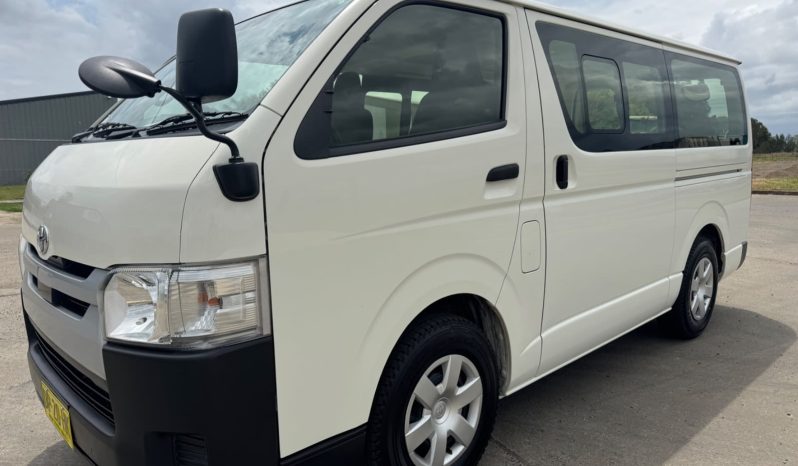 
								2019 Toyota Hiace LWB Petrol full									