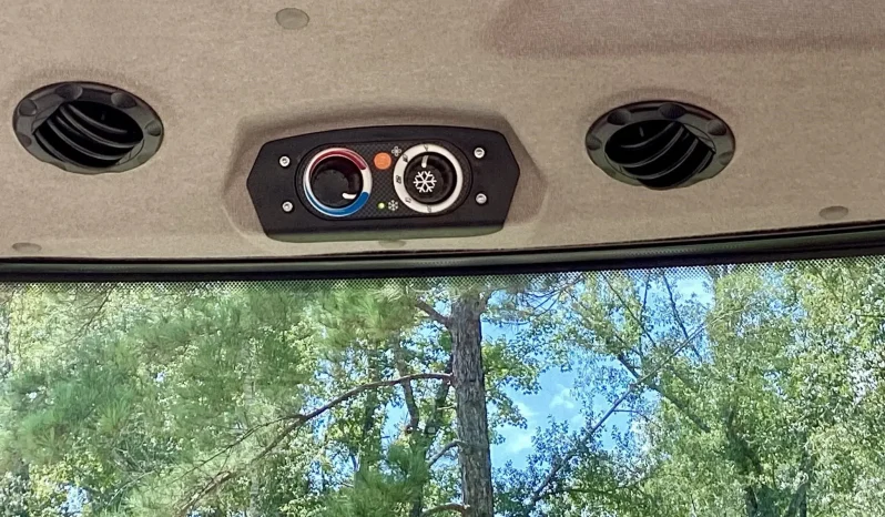 
								2019 Case IH Farmall 75A Tractor with Loader full									