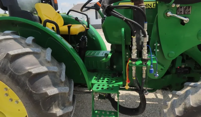 
								2016 John Deere 5065E 4WD Tractor with H240 Loader full									